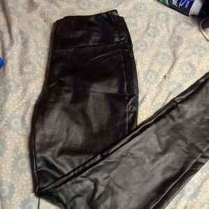 Kendall and Kyle pleather size small leggins